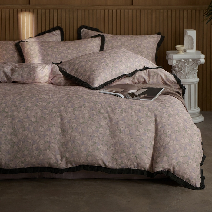 91家纺网 家纺一手货源 找家纺 蓝邻家纺 2025新款全棉纯棉双层纱绉绉花边四件套系列 采薇