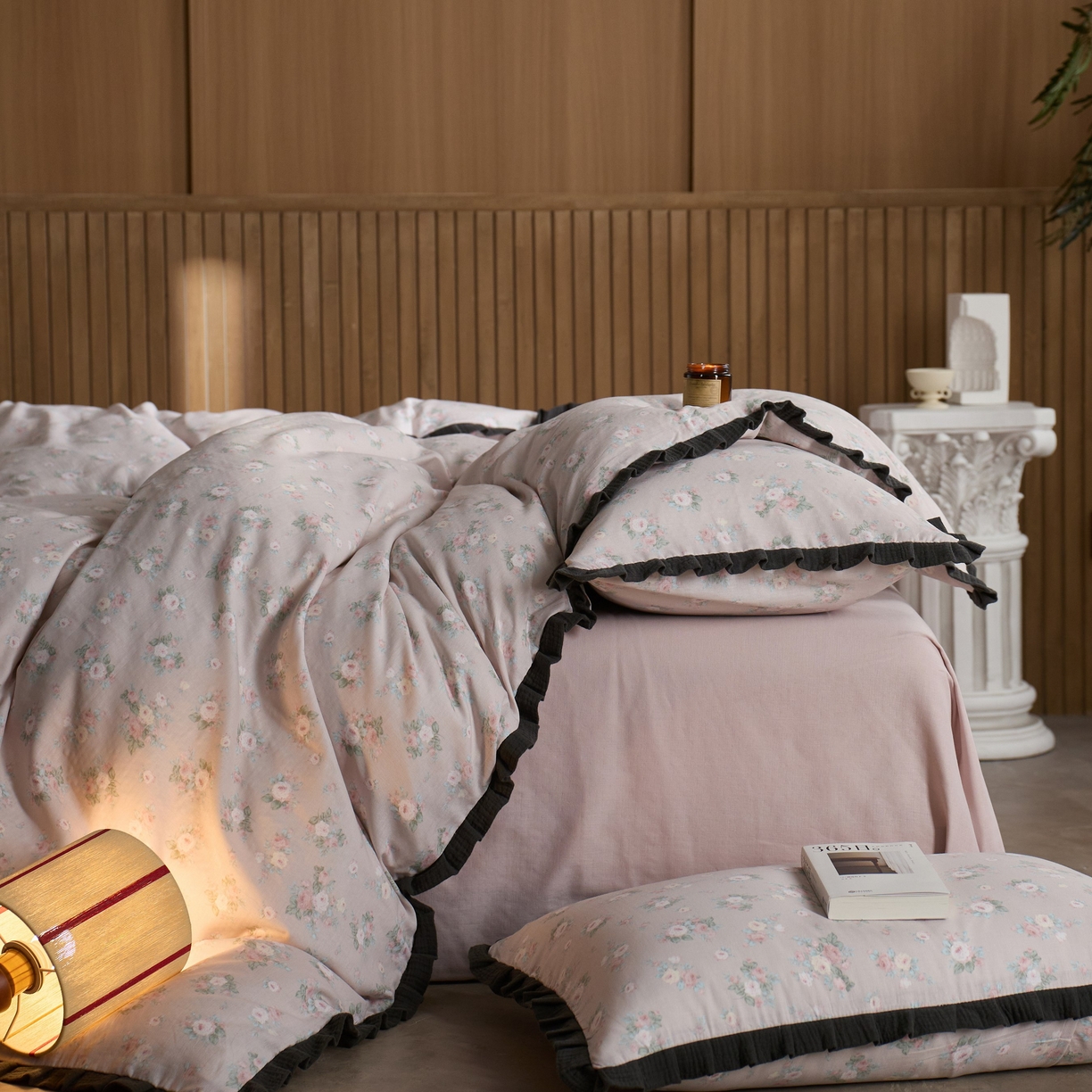 91家纺网 家纺一手货源 找家纺 蓝邻家纺 2025新款全棉纯棉双层纱绉绉花边四件套系列 美丽人生-红