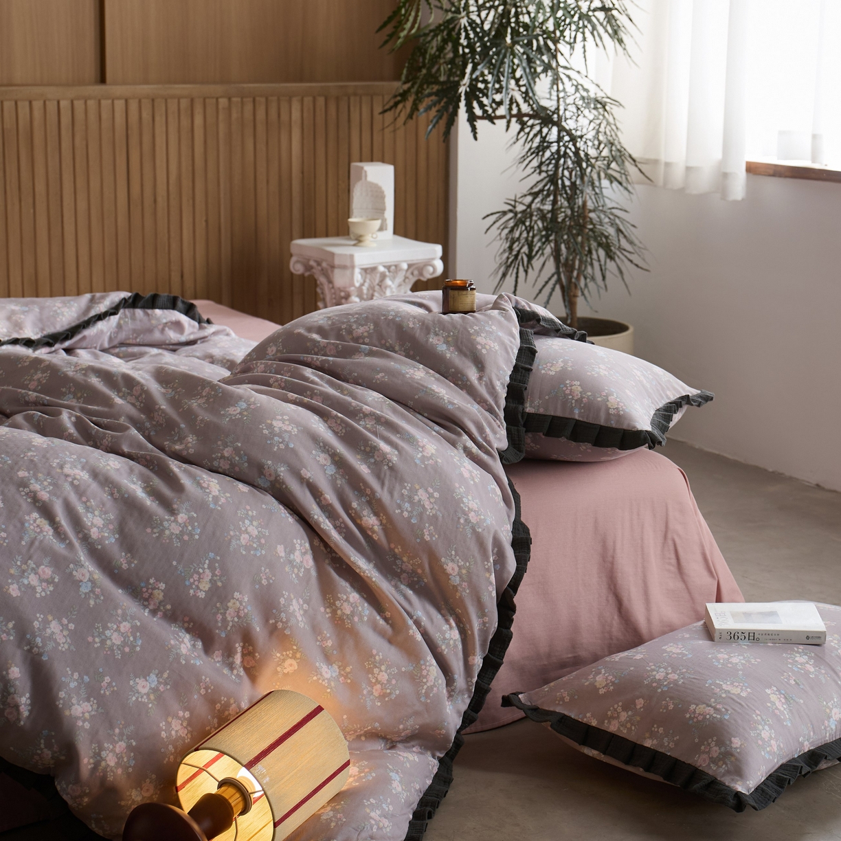 91家纺网 家纺一手货源 找家纺 蓝邻家纺 2025新款全棉纯棉双层纱绉绉花边四件套系列 摇拽生姿-红