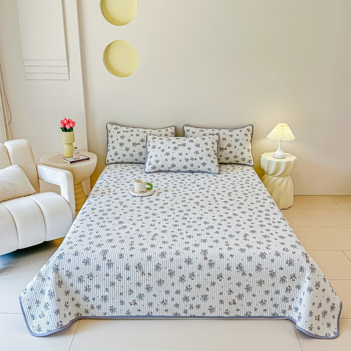 91家纺网 家纺一手货源 找家纺 橘夏家纺 2025新款热卖款韩国ins风小清新针织棉双层纱印花双面床盖 浪漫小熊-灰色