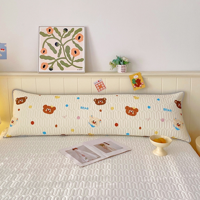 91家纺网 家纺一手货源 找家纺 芯宜佳 2025年新款A类乳胶凉感丝枕套 熊熊乐园-米黄