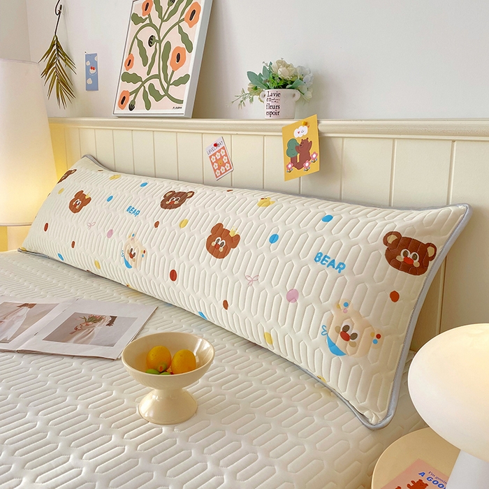 91家纺网 家纺一手货源 找家纺 芯宜佳 2025年新款A类乳胶凉感丝枕套 熊熊乐园-米黄