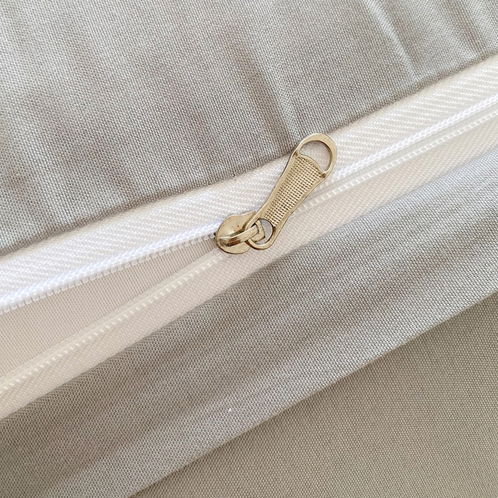 91家纺网 家纺一手货源 找家纺 芯宜佳 2025年新款A类乳胶凉感丝枕套 萌趣蘑菇-果绿