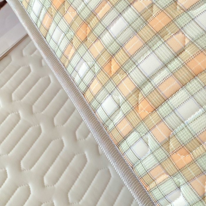 91家纺网 家纺一手货源 找家纺 芯宜佳 2025年新款A类乳胶凉感丝枕套 轻盈格-橙