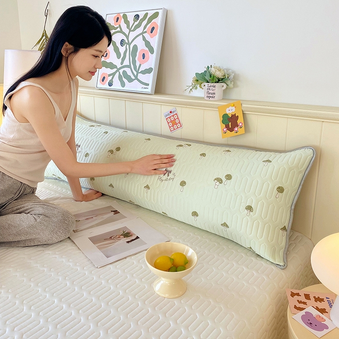 91家纺网 家纺一手货源 找家纺 芯宜佳 2025年新款A类乳胶凉感丝枕套 萌趣蘑菇-果绿