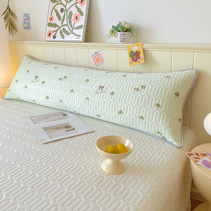 91家纺网 家纺一手货源 找家纺 芯宜佳 2025年新款A类乳胶凉感丝枕套 萌趣蘑菇-果绿