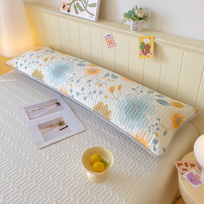 91家纺网 家纺一手货源 找家纺 芯宜佳 2025年新款A类乳胶凉感丝枕套 幻彩花镜