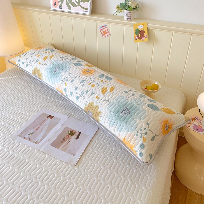 91家纺网 家纺一手货源 找家纺 芯宜佳 2025年新款A类乳胶凉感丝枕套 幻彩花镜