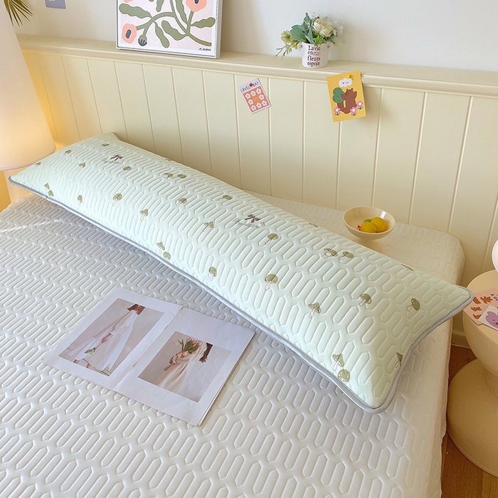 91家纺网 家纺一手货源 找家纺 芯宜佳 2025年新款A类乳胶凉感丝枕套 萌趣蘑菇-果绿