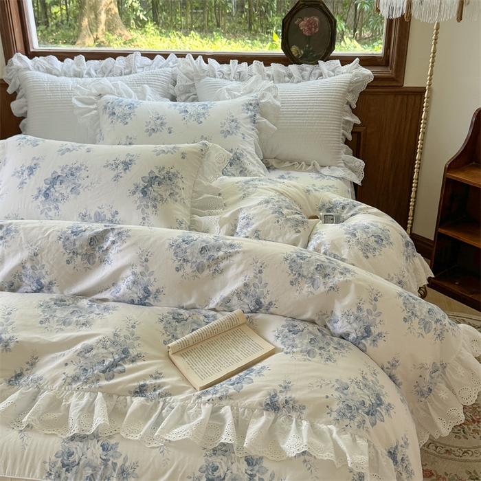 91家纺网 家纺一手货源 找家纺 胜权家纺 2025新款春夏新款全棉法式花边床裙款四件套系列 蓝色花园