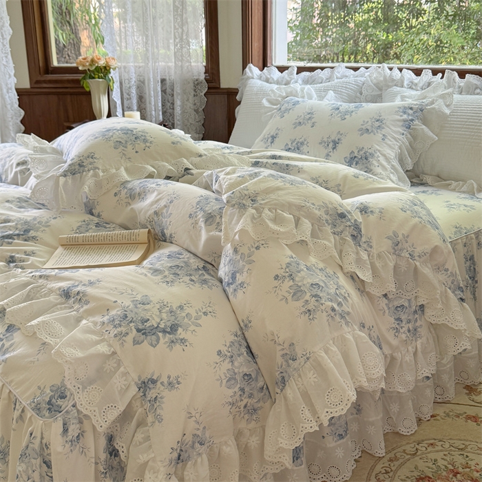 91家纺网 家纺一手货源 找家纺 胜权家纺 2025新款春夏新款全棉法式花边床裙款四件套系列 蓝色花园