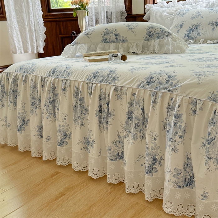 91家纺网 家纺一手货源 找家纺 胜权家纺 2025新款全棉法式花边款单床裙 蓝色花园