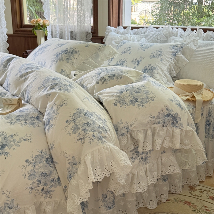 91家纺网 家纺一手货源 找家纺 胜权家纺 2025新款全棉法式花边款单床裙 蓝色花园