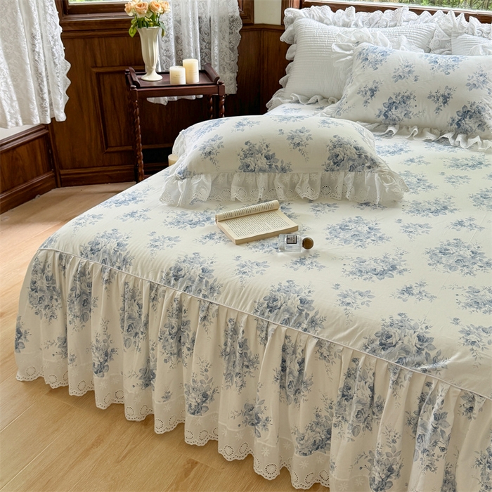 91家纺网 家纺一手货源 找家纺 胜权家纺 2025新款全棉法式花边款单床裙 蓝色花园