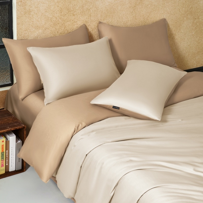 91家纺网 家纺一手货源 找家纺 秀色家纺 2025新款A类60s新疆长绒棉纯棉四件套全棉床上用品纯色床单被套被罩三件套-米朵 米朵-奶昔白+亚麻咖