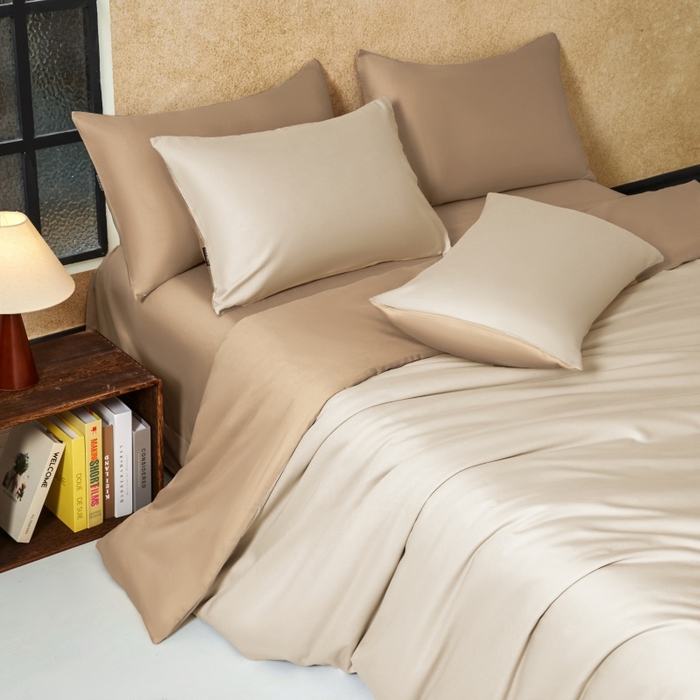 91家纺网 家纺一手货源 找家纺 秀色家纺 2025新款A类60s新疆长绒棉纯棉四件套全棉床上用品纯色床单被套被罩三件套-米朵 米朵-奶昔白+亚麻咖