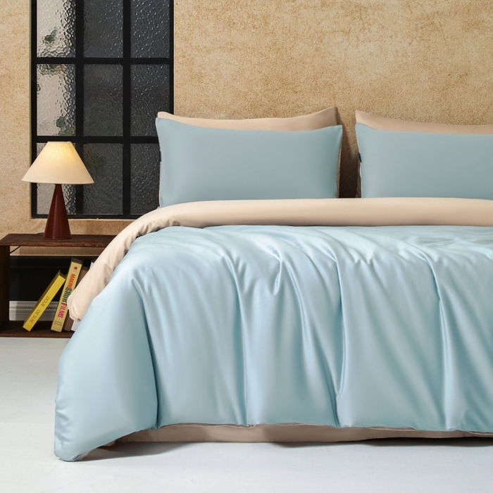 91家纺网 家纺一手货源 找家纺 秀色家纺 2025新款A类60s新疆长绒棉纯棉四件套全棉床上用品纯色床单被套被罩三件套-米朵 米朵-天空蓝+奶昔白