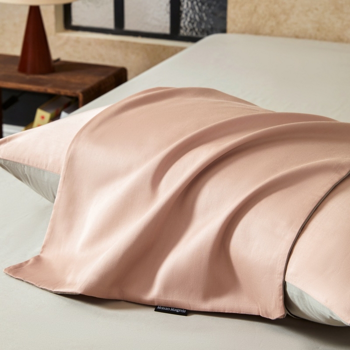 91家纺网 家纺一手货源 找家纺 秀色家纺 2025新款A类60s新疆长绒棉纯棉四件套全棉床上用品纯色床单被套被罩三件套-米朵 米朵-蕊粉灰