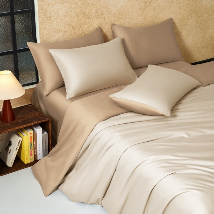 91家纺网 家纺一手货源 找家纺 秀色家纺 2025新款A类60s新疆长绒棉纯棉四件套全棉床上用品纯色床单被套被罩三件套-米朵 米朵-奶昔白+亚麻咖