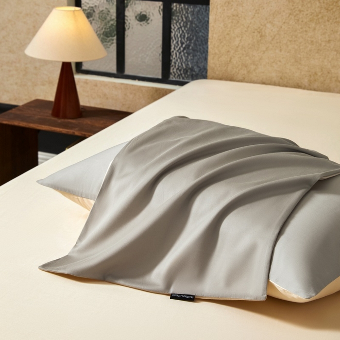 91家纺网 家纺一手货源 找家纺 秀色家纺 2025新款A类60s新疆长绒棉纯棉四件套全棉床上用品纯色床单被套被罩三件套-米朵 米朵-烟墨灰+奶昔白