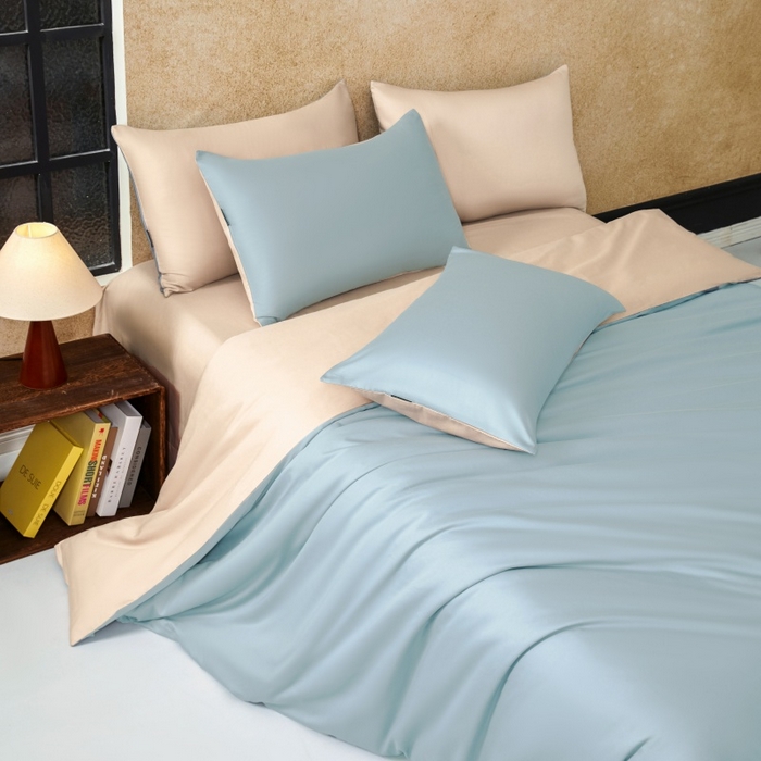 91家纺网 家纺一手货源 找家纺 秀色家纺 2025新款A类60s新疆长绒棉纯棉四件套全棉床上用品纯色床单被套被罩三件套-米朵 米朵-天空蓝+奶昔白