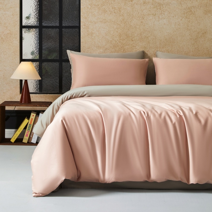 91家纺网 家纺一手货源 找家纺 秀色家纺 2025新款A类60s新疆长绒棉纯棉四件套全棉床上用品纯色床单被套被罩三件套-米朵 米朵-蕊粉灰