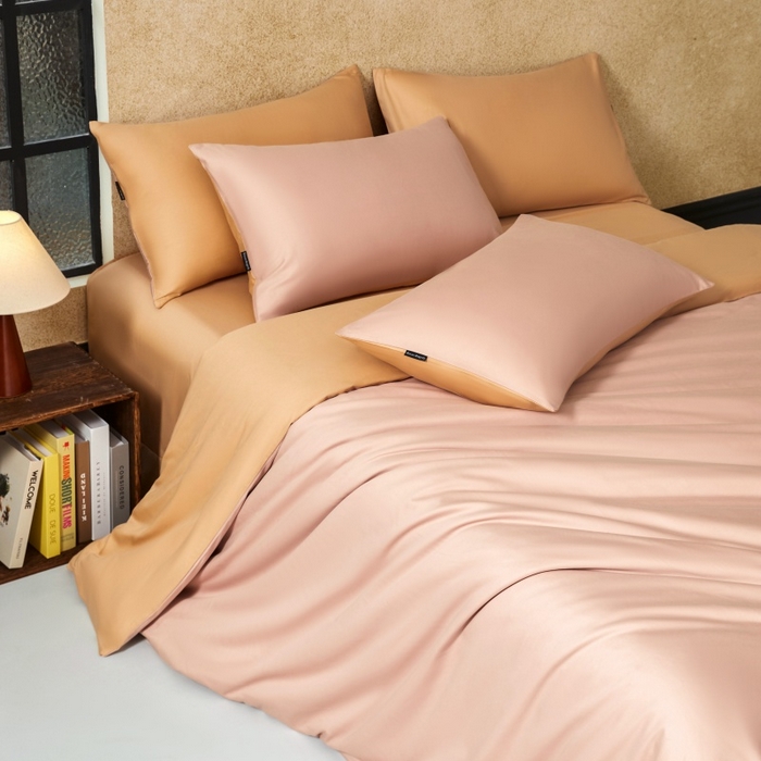 91家纺网 家纺一手货源 找家纺 秀色家纺 2025新款A类60s新疆长绒棉纯棉四件套全棉床上用品纯色床单被套被罩三件套-米朵 米朵-茱萸粉+香槟金