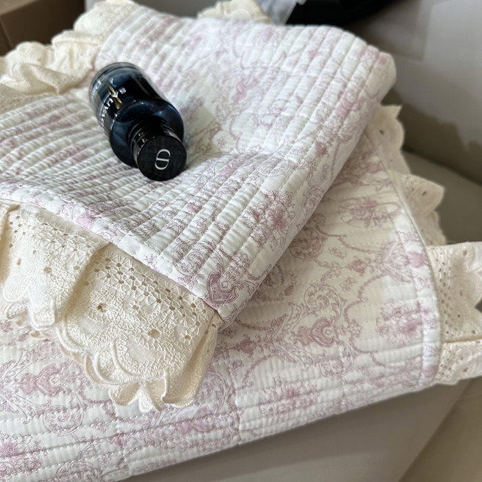 91家纺网 家纺一手货源 找家纺 （总）奈萝家纺 2025新款全棉13372印花花边床盖三件套