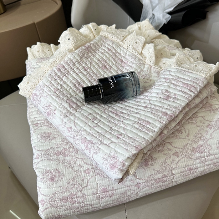 91家纺网 家纺一手货源 找家纺 （总）奈萝家纺 2025新款全棉13372印花花边床盖三件套