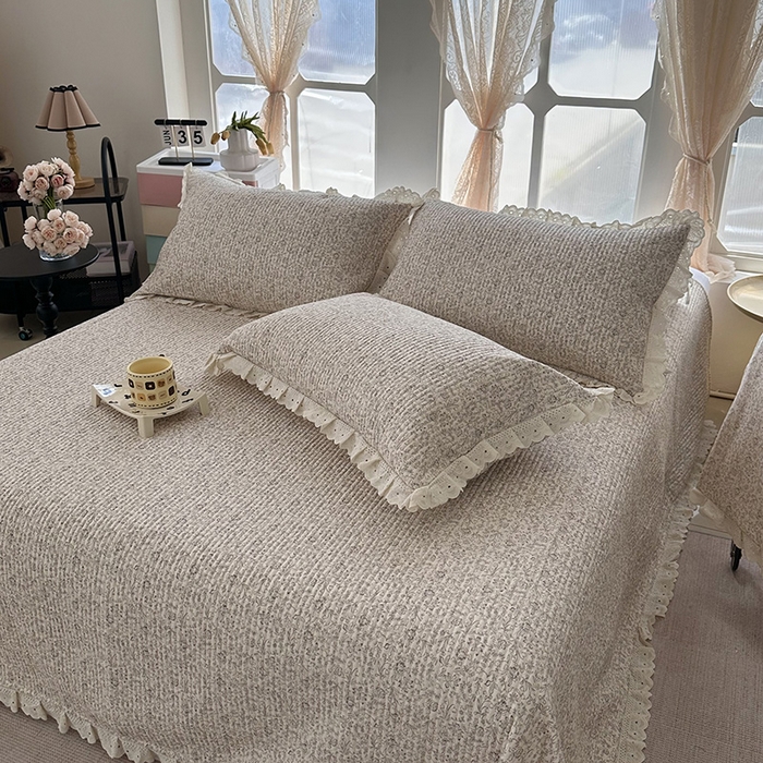 91家纺网 家纺一手货源 找家纺 （总）奈萝家纺 2025新款全棉13372印花花边床盖三件套