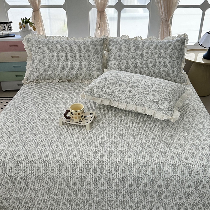 91家纺网 家纺一手货源 找家纺 （总）奈萝家纺 2025新款全棉13372印花花边床盖三件套