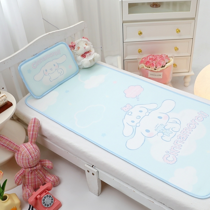 91家纺网 家纺一手货源 找家纺 八零年代 2025新款三丽鸥IP正版授权凉席新品云柔天丝软凉席冰丝儿童席幼儿园午睡凉席套件 大耳狗-宝贝