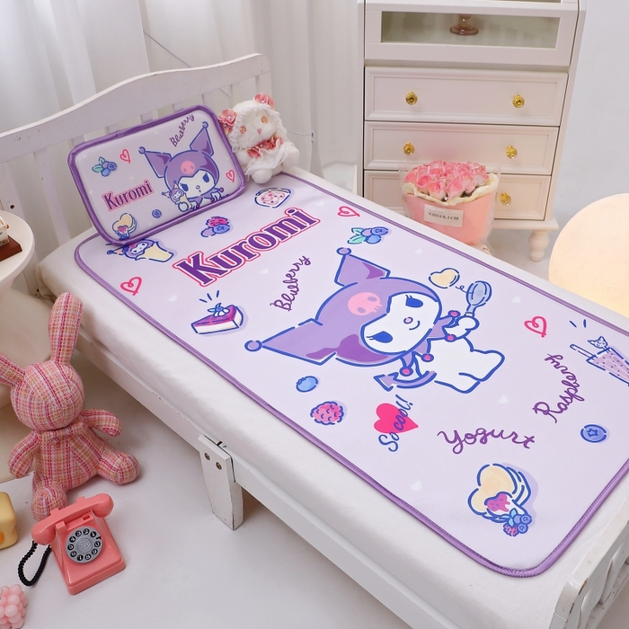 91家纺网 家纺一手货源 找家纺 八零年代 2025新款三丽鸥IP正版授权凉席新品云柔天丝软凉席冰丝儿童席幼儿园午睡凉席套件 库洛米-甜甜