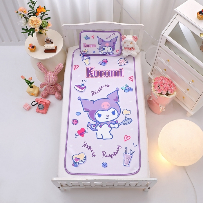 91家纺网 家纺一手货源 找家纺 八零年代 2025新款三丽鸥IP正版授权凉席新品云柔天丝软凉席冰丝儿童席幼儿园午睡凉席套件 库洛米-甜甜