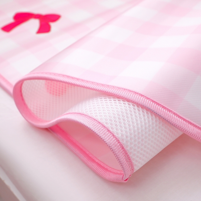 91家纺网 家纺一手货源 找家纺 八零年代 2025新款三丽鸥IP正版授权凉席新品云柔天丝软凉席冰丝儿童席幼儿园午睡凉席套件 美乐蒂-粉格