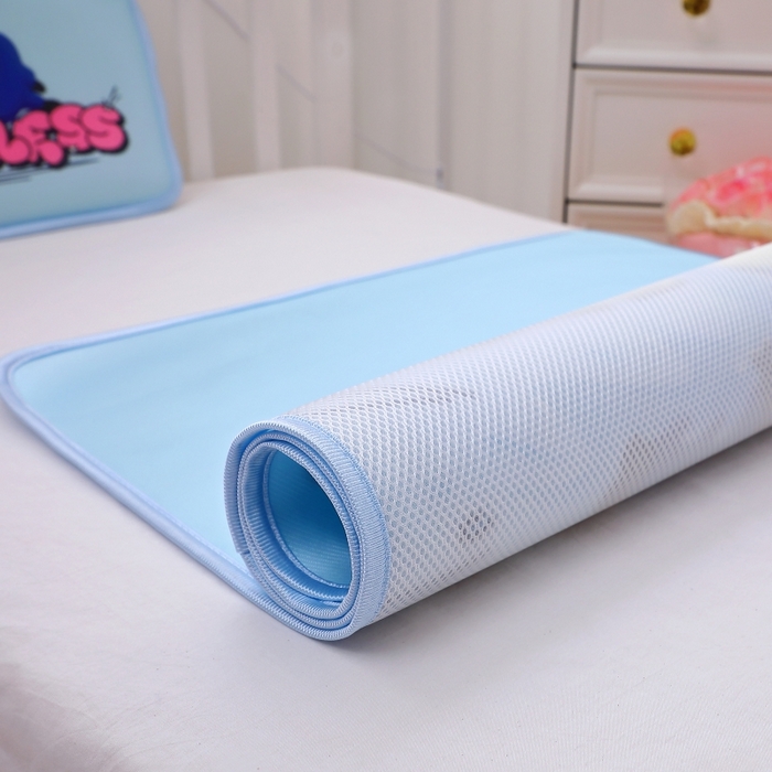 91家纺网 家纺一手货源 找家纺 八零年代 2025新款三丽鸥IP正版授权凉席新品云柔天丝软凉席冰丝儿童席幼儿园午睡凉席套件 小黄人-MINI