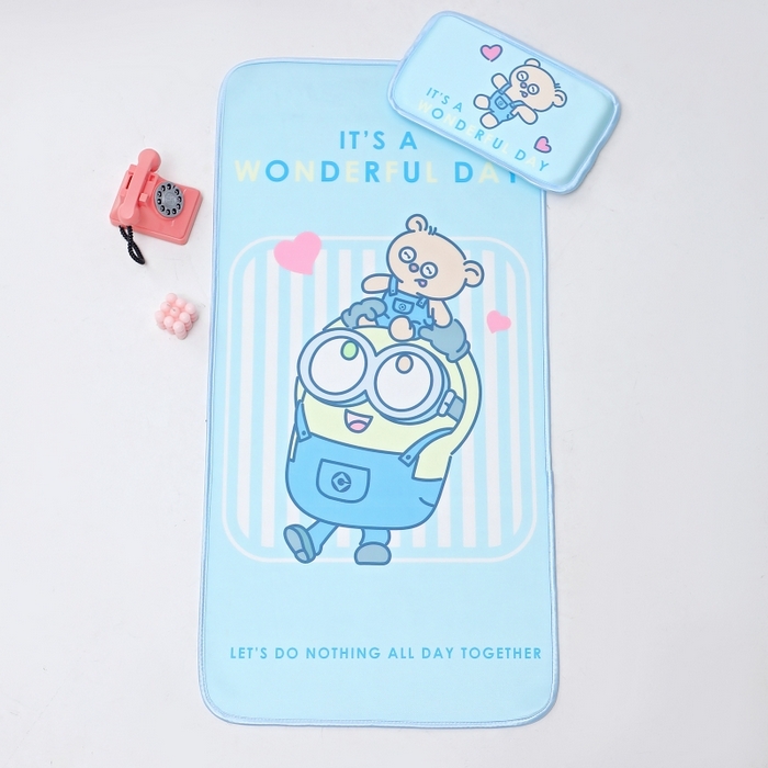 91家纺网 家纺一手货源 找家纺 八零年代 2025新款三丽鸥IP正版授权凉席新品云柔天丝软凉席冰丝儿童席幼儿园午睡凉席套件 小黄人-BOB蓝