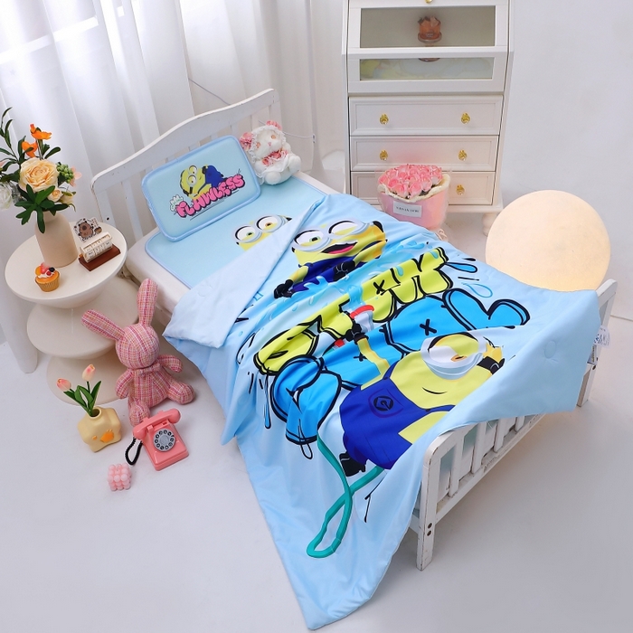 91家纺网 家纺一手货源 找家纺 八零年代 2025新款三丽鸥IP正版授权凉席新品云柔天丝软凉席冰丝儿童席幼儿园午睡凉席套件 小黄人-MINI