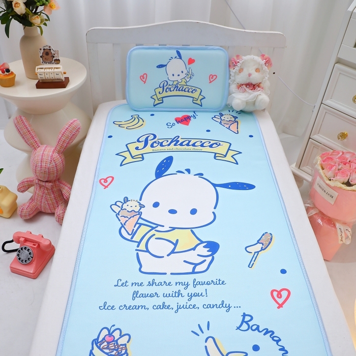 91家纺网 家纺一手货源 找家纺 八零年代 2025新款三丽鸥IP正版授权凉席新品云柔天丝软凉席冰丝儿童席幼儿园午睡凉席套件 帕恰狗