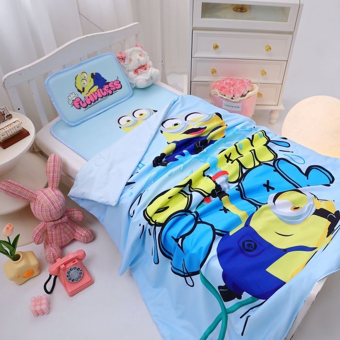 91家纺网 家纺一手货源 找家纺 八零年代 2025新款三丽鸥IP正版授权凉席新品云柔天丝软凉席冰丝儿童席幼儿园午睡凉席套件 小黄人-MINI
