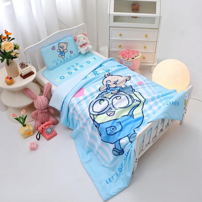 91家纺网 家纺一手货源 找家纺 八零年代 2025新款三丽鸥IP正版授权凉席新品云柔天丝软凉席冰丝儿童席幼儿园午睡凉席套件 小黄人-BOB蓝