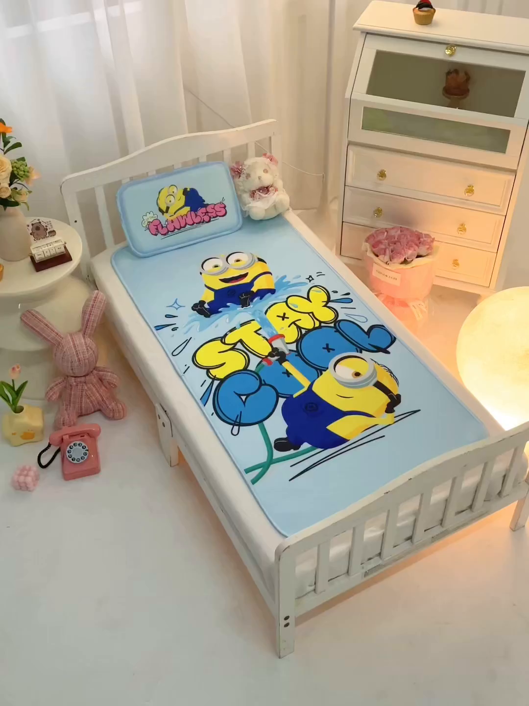 91家纺网 家纺一手货源 找家纺 八零年代 2025新款三丽鸥IP正版授权凉席新品云柔天丝软凉席冰丝儿童席幼儿园午睡凉席套件 小黄人-MINI