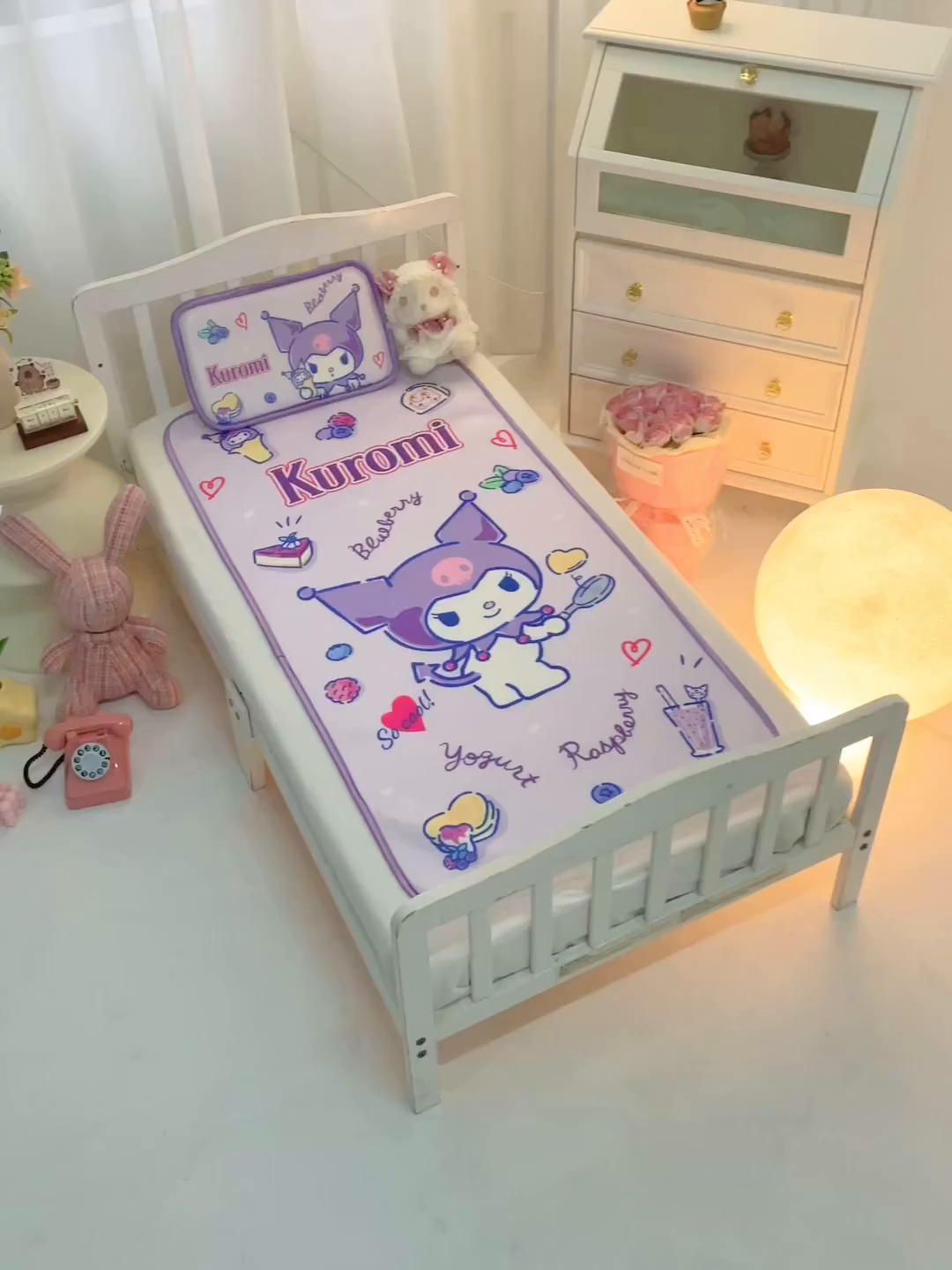 91家纺网 家纺一手货源 找家纺 八零年代 2025新款三丽鸥IP正版授权凉席新品云柔天丝软凉席冰丝儿童席幼儿园午睡凉席套件 库洛米-甜甜