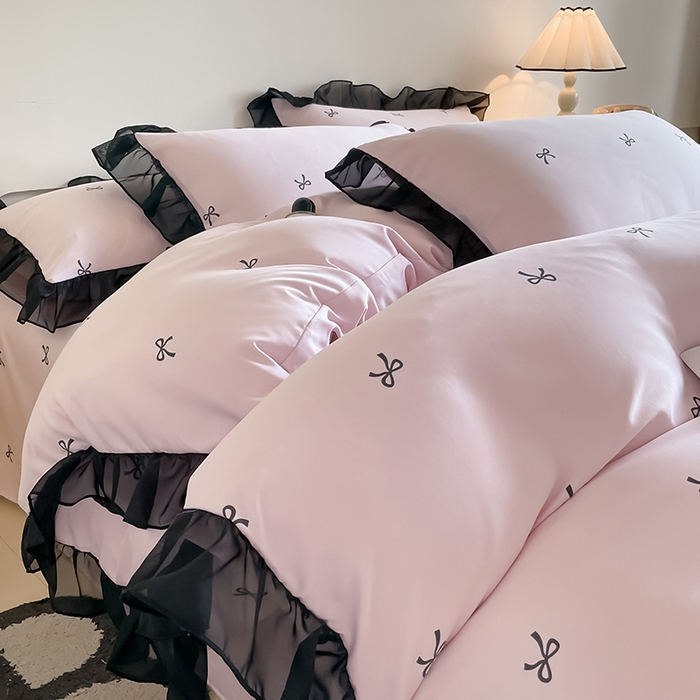 91家纺网 家纺一手货源 找家纺 绒世界 2025新款小清新美拉德水洗冰丝套件四件套 蝴蝶结-粉