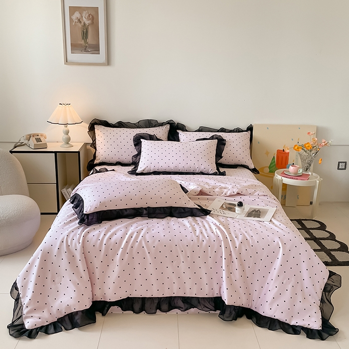 91家纺网 家纺一手货源 找家纺 绒世界 2025新款水洗真丝绣花冰丝美拉德夏被四件套系列 夏被-波点-粉