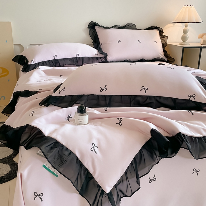 91家纺网 家纺一手货源 找家纺 绒世界 2025新款水洗真丝绣花冰丝美拉德夏被四件套系列 夏被-蝴蝶结-粉