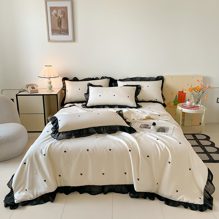 91家纺网 家纺一手货源 找家纺 绒世界 2025新款水洗真丝绣花冰丝美拉德夏被四件套系列 夏被-爱心