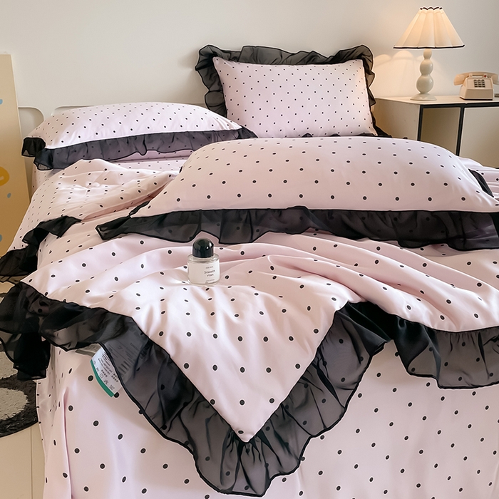 91家纺网 家纺一手货源 找家纺 绒世界 2025新款水洗真丝绣花冰丝美拉德夏被四件套系列 夏被-波点-粉