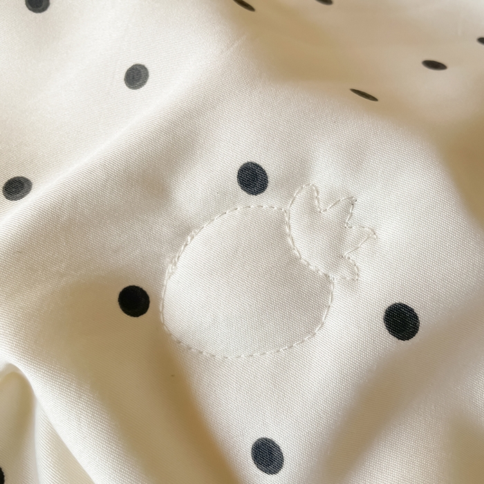 91家纺网 家纺一手货源 找家纺 绒世界 2025新款水洗真丝绣花冰丝美拉德夏被四件套系列 夏被-波点