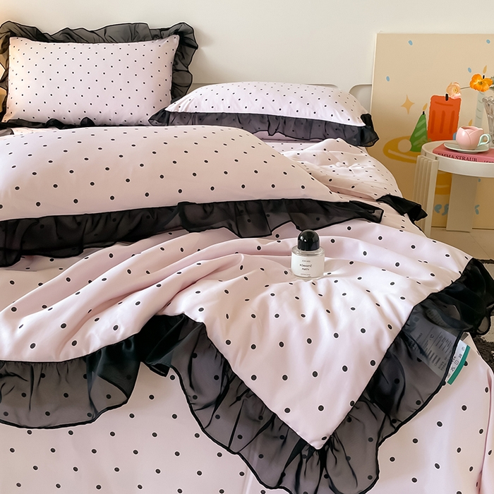 91家纺网 家纺一手货源 找家纺 绒世界 2025新款水洗真丝绣花冰丝美拉德夏被四件套系列 夏被-波点-粉